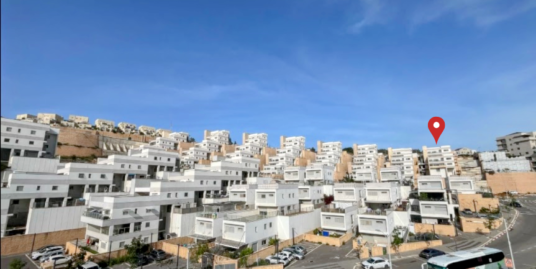 למכירה דירה 5 חד’ בשכונת ה- 300 אלקנה